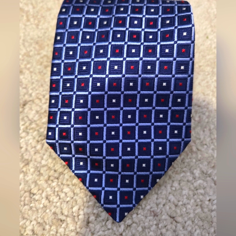 Tommy Hilfiger Vintage Navy Blue and Red Patterned Tie